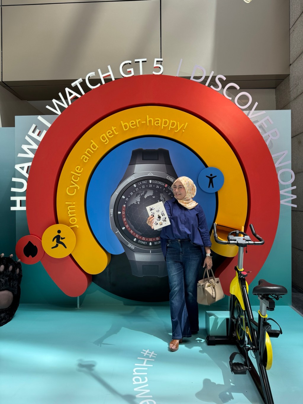 Capture the Fun with Huawei’s Life-Sized Panda and Win&nbsp;Big!